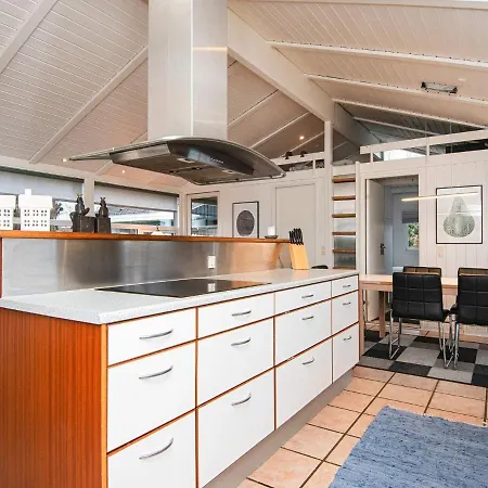 10 Person In Alling Bro Holiday home Norager